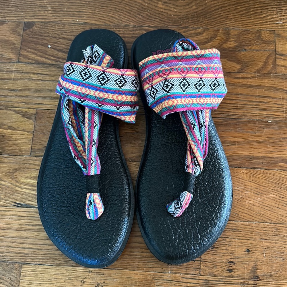 NWOT Sanuk Yoga Slings